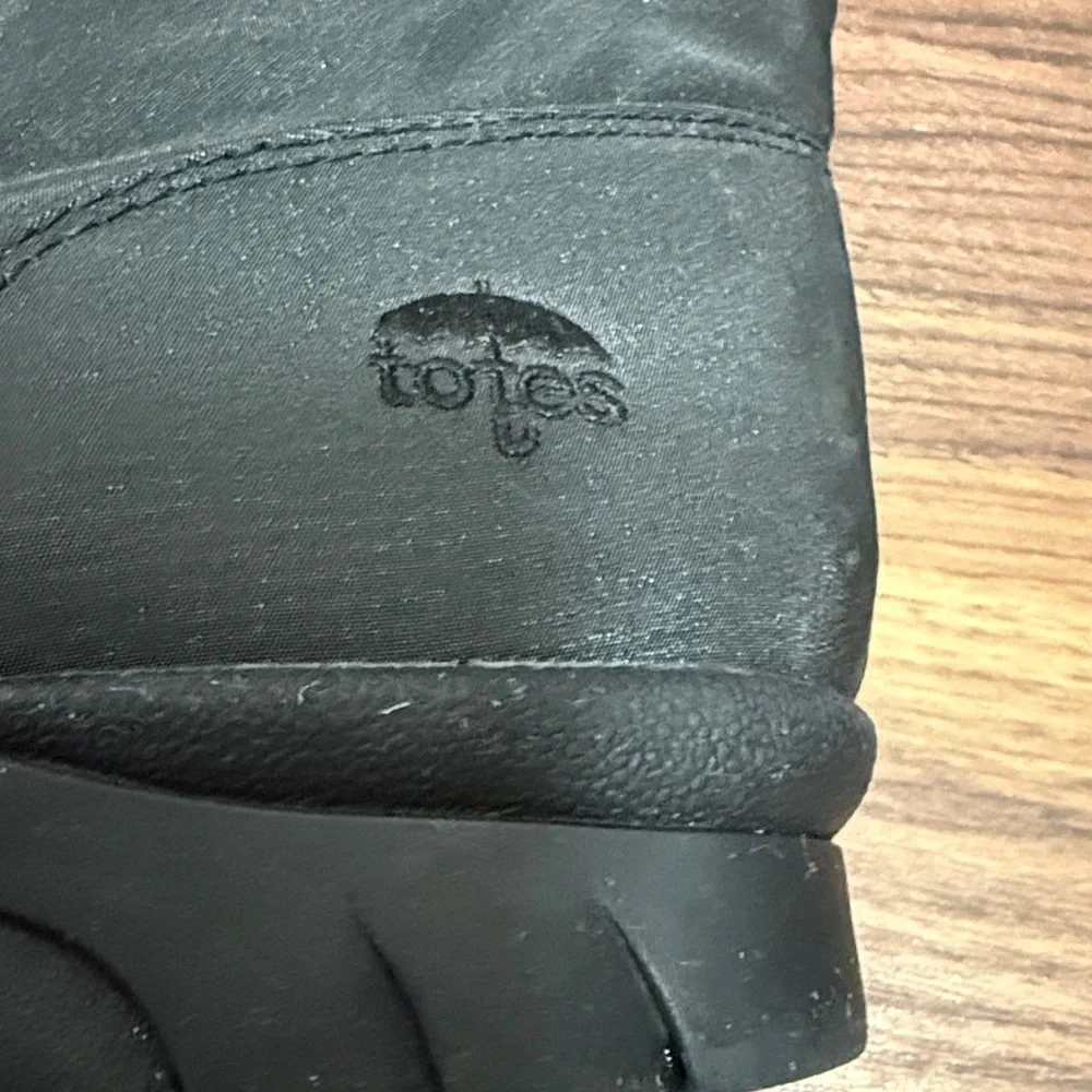 NWOT Totes Rosie All Weather Double Zipper Black Ankle Boots. Woman’s size 7.